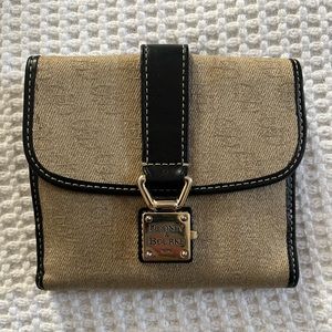 dooney and bourke small beige wallet with clasp